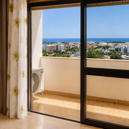 Ocean Eyes. Amazing 180º View Of The Sea And *