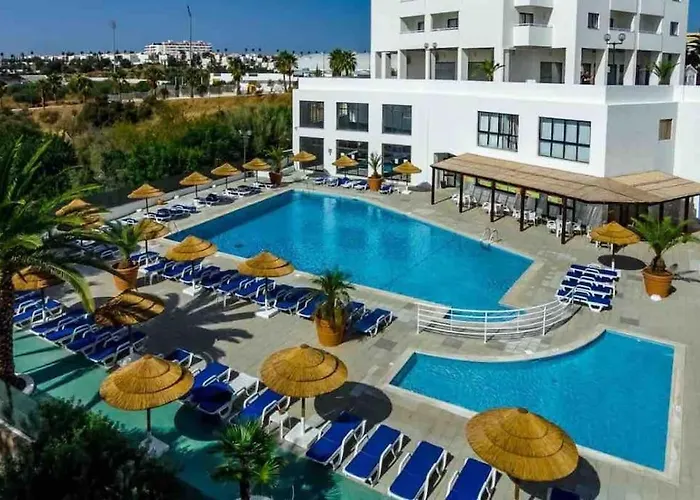 Ocean Eyes. Amazing 180º View Of The Sea And