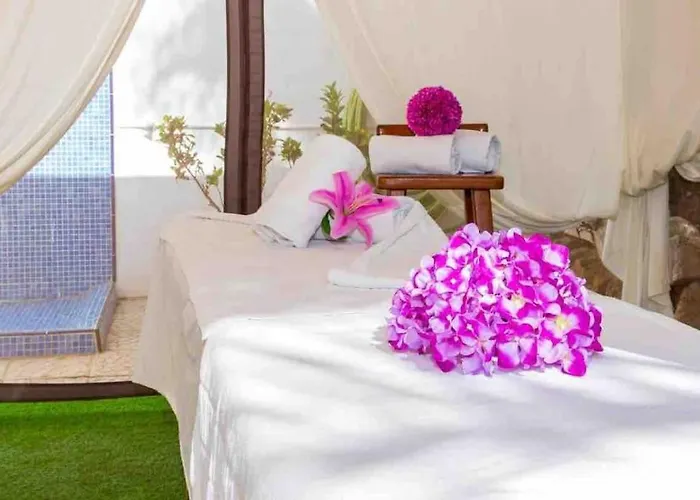 Ocean Eyes. Amazing 180º View Of The Sea And